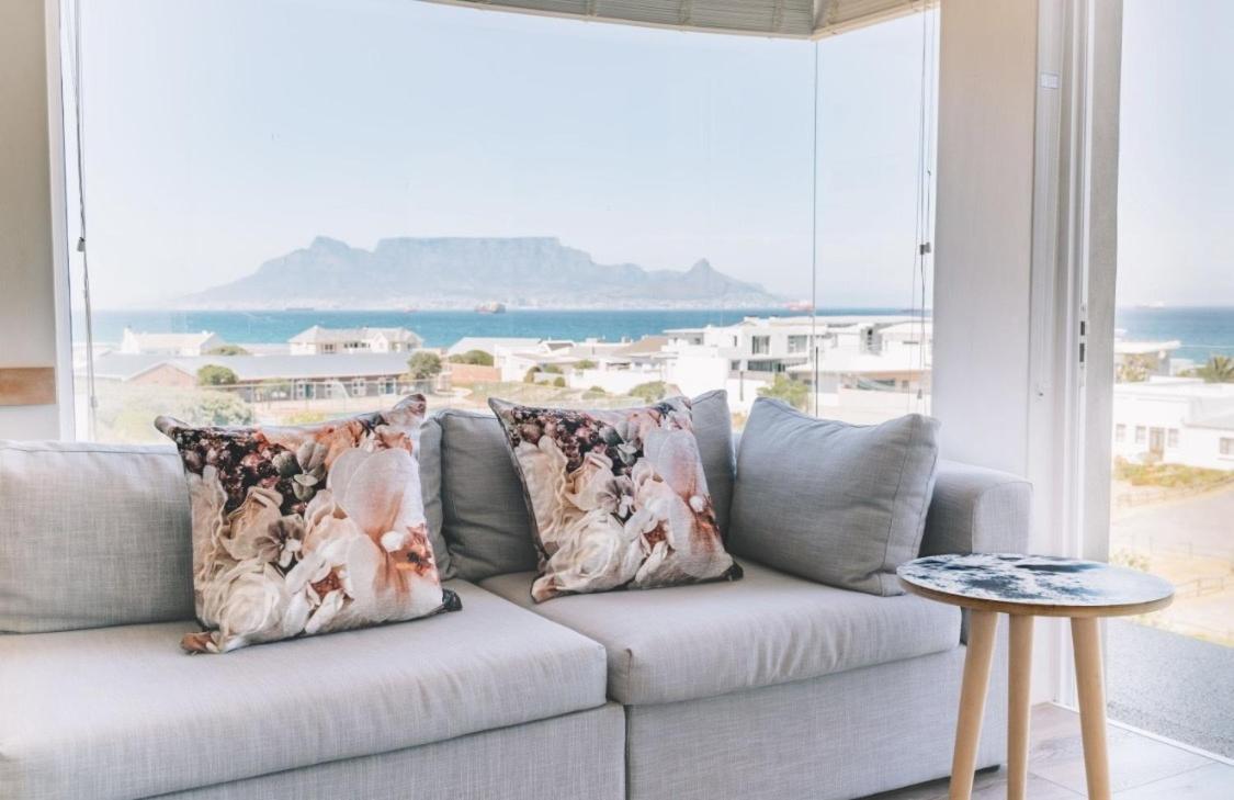 Small Bay Beach Suites Kaapstad Buitenkant foto