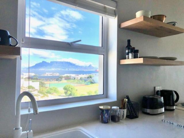 Small Bay Beach Suites Kaapstad Buitenkant foto