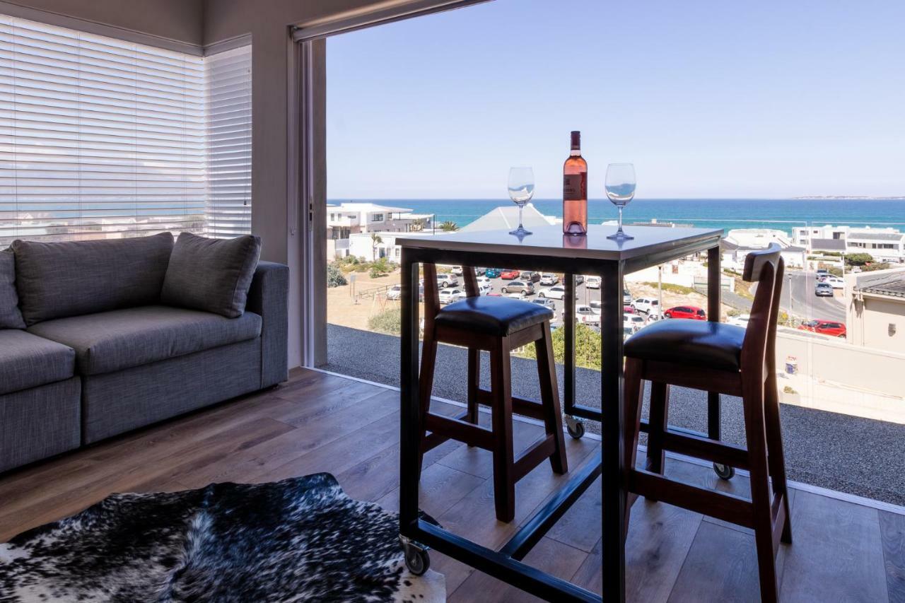 Small Bay Beach Suites Kaapstad Buitenkant foto