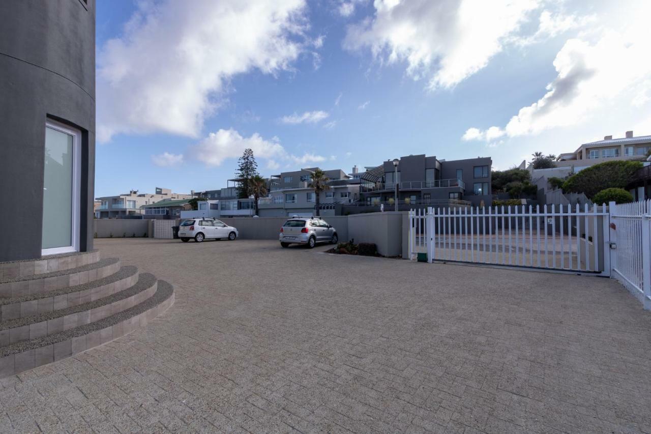 Small Bay Beach Suites Kaapstad Buitenkant foto