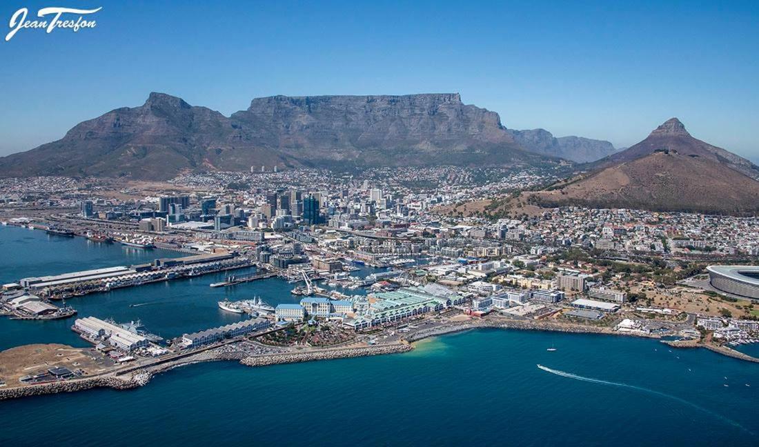 Small Bay Beach Suites Kaapstad Buitenkant foto